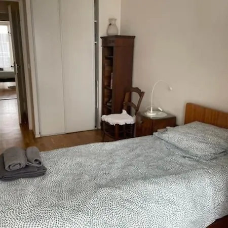 Apartment T4 Avec Terrasse 100m Du Metro Montreuil (Seine-Saint-Denis)