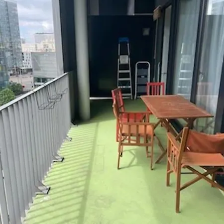 T4 Avec Terrasse 100m Du Metro