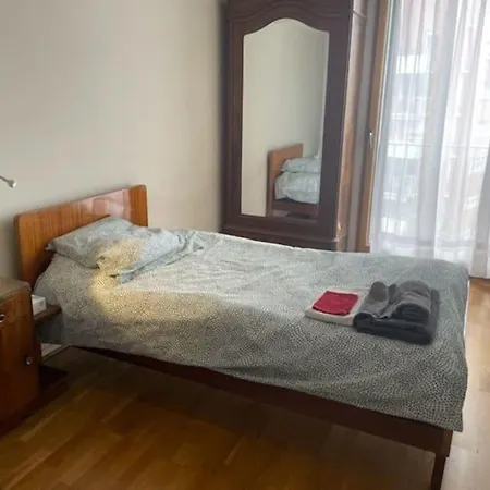 T4 Avec Terrasse 100m Du Metro Apartment Montreuil (Seine-Saint-Denis)