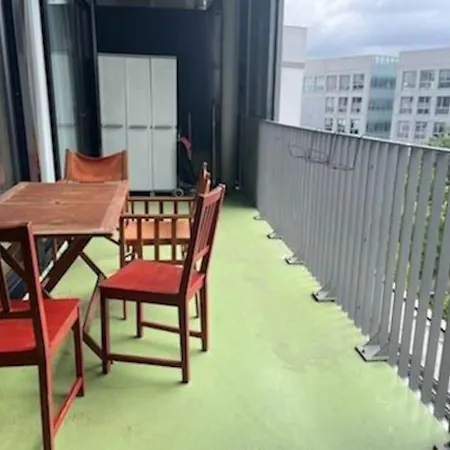 Apartment T4 Avec Terrasse 100m Du Metro Montreuil (Seine-Saint-Denis)