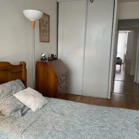 Apartment T4 Avec Terrasse 100m Du Metro *